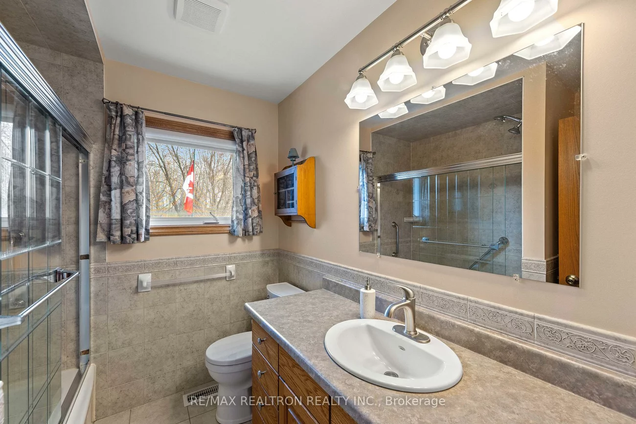 593, Simcoe, Bradford, Bradford West Gwillimbury