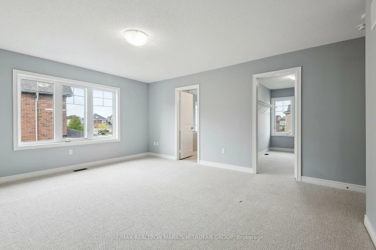 227, Inverness, Bradford, Bradford West Gwillimbury