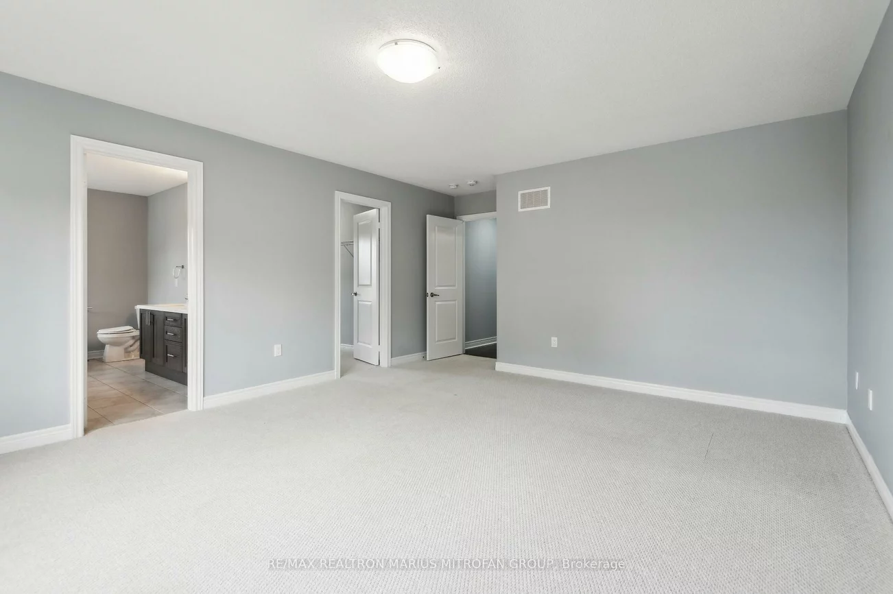 227, Inverness, Bradford, Bradford West Gwillimbury
