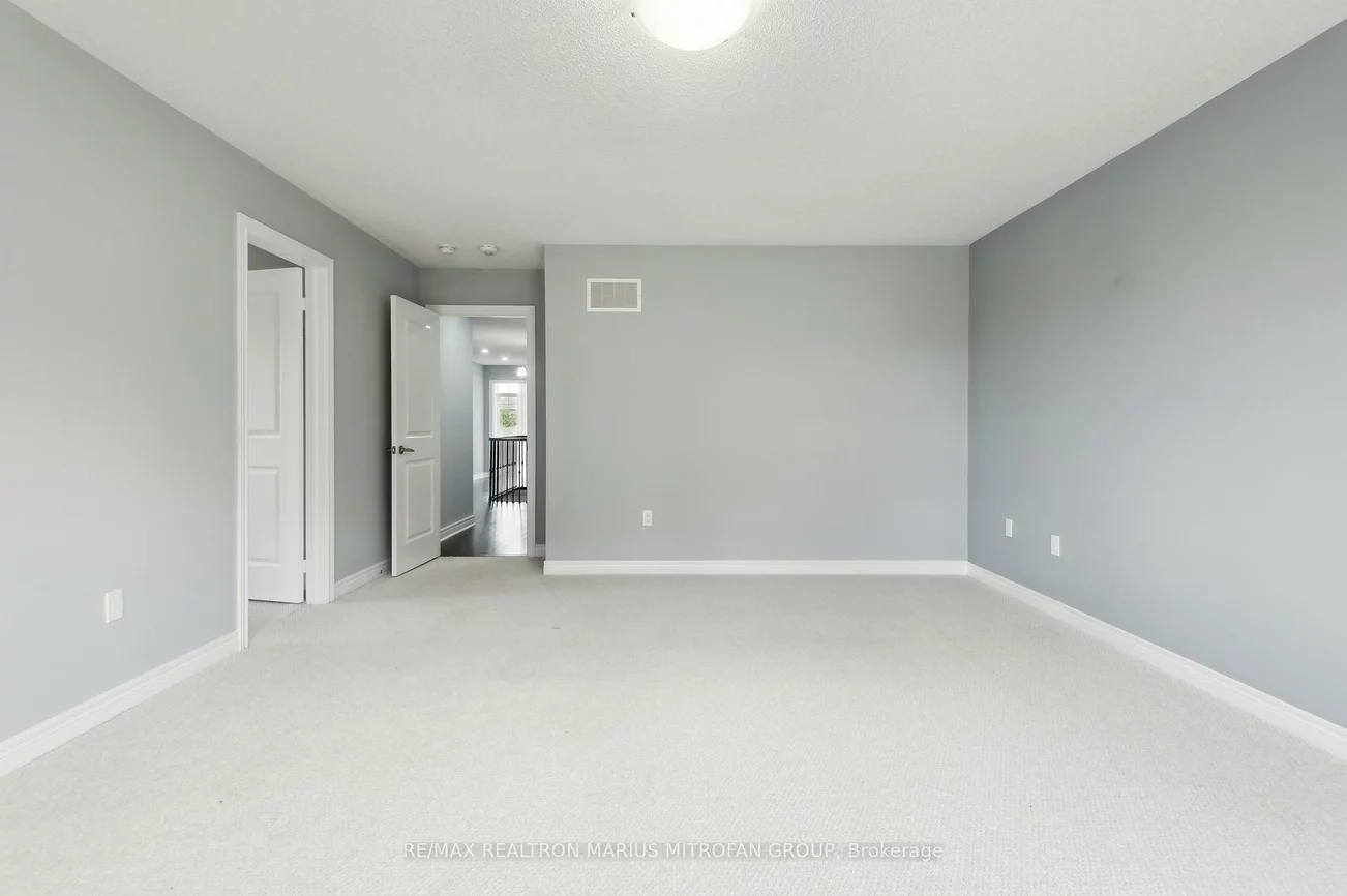 227, Inverness, Bradford, Bradford West Gwillimbury
