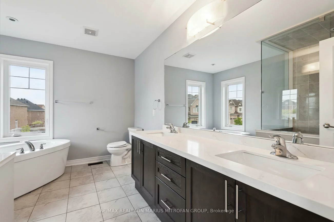 227, Inverness, Bradford, Bradford West Gwillimbury