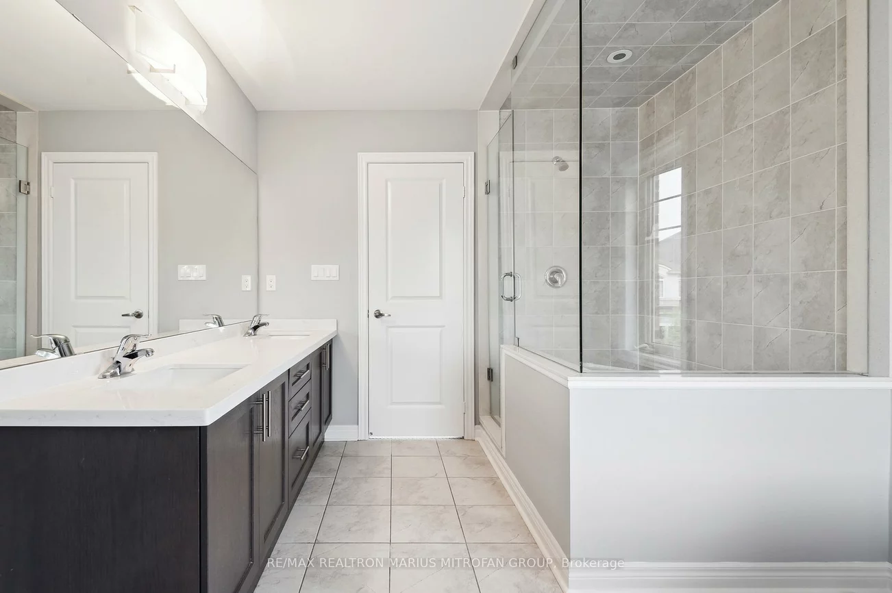 227, Inverness, Bradford, Bradford West Gwillimbury