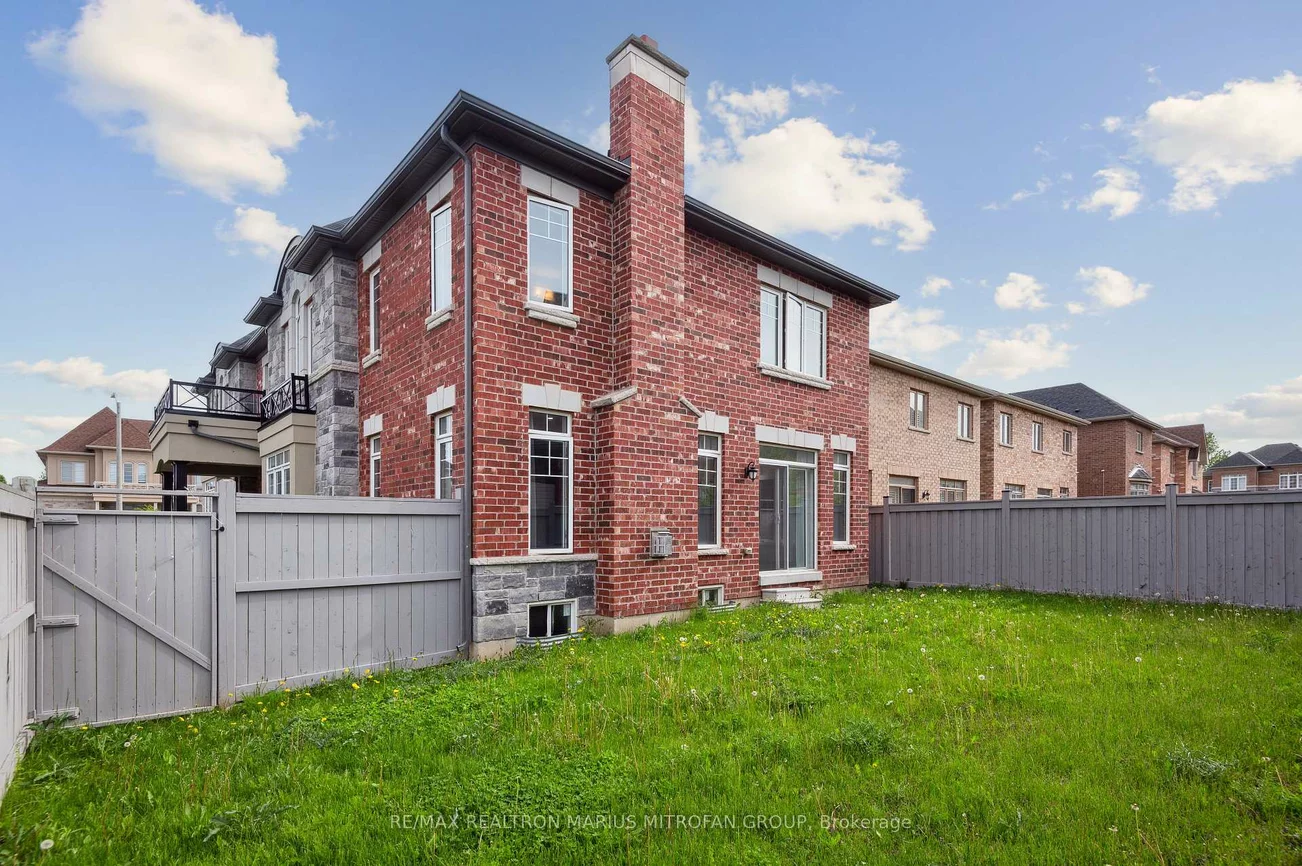 227, Inverness, Bradford, Bradford West Gwillimbury