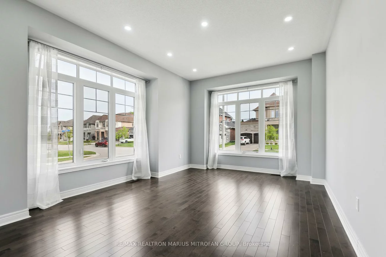 227, Inverness, Bradford, Bradford West Gwillimbury
