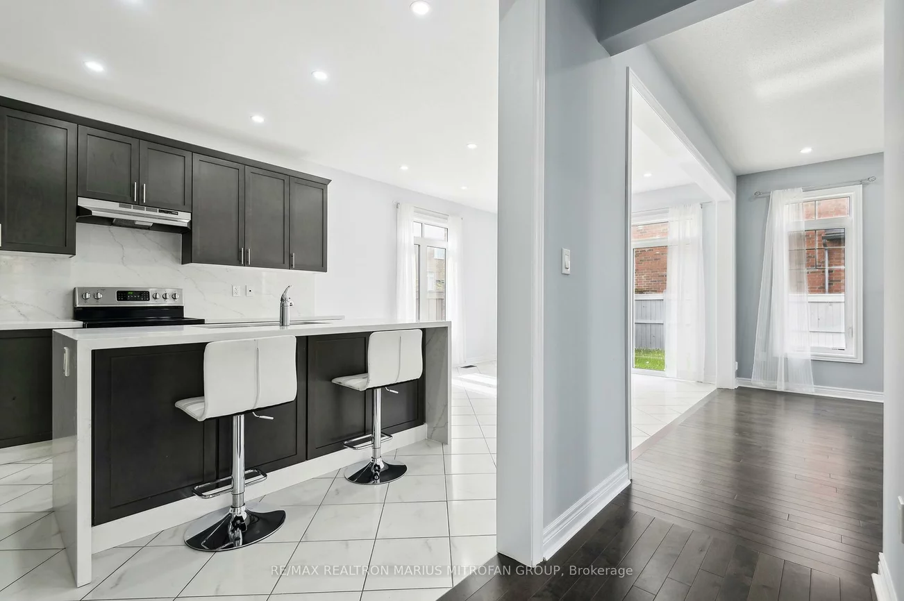 227, Inverness, Bradford, Bradford West Gwillimbury