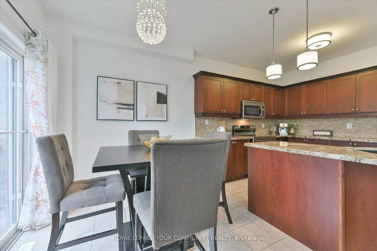 8, Highland, Bradford, Bradford West Gwillimbury