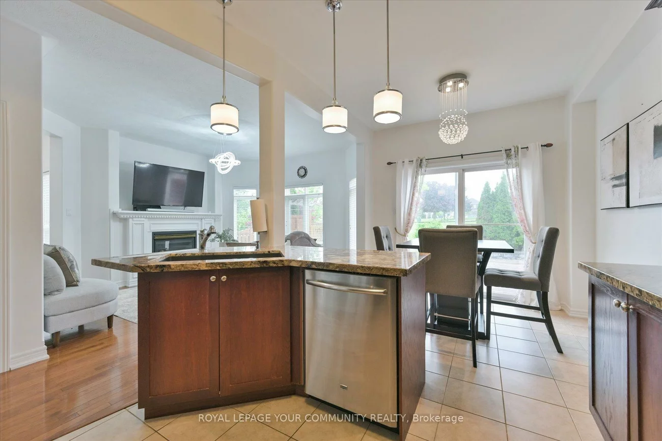8, Highland, Bradford, Bradford West Gwillimbury