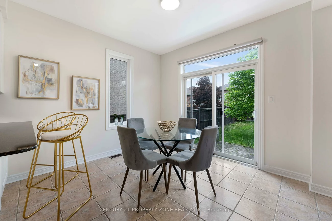 9, Booth, Bradford, Bradford West Gwillimbury