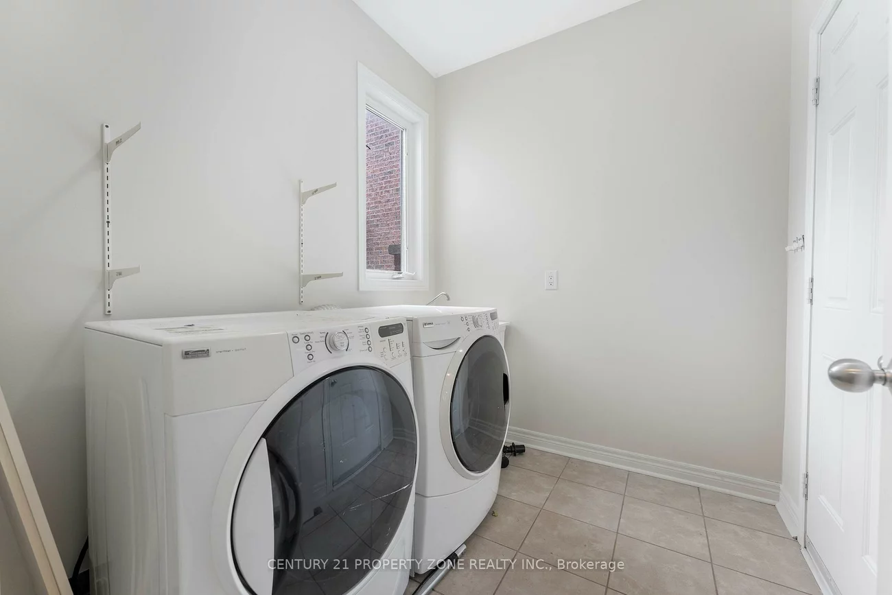 9, Booth, Bradford, Bradford West Gwillimbury