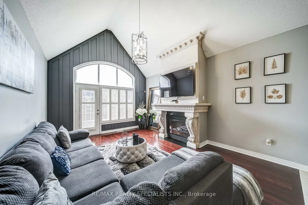 81, Corwin, Bradford, Bradford West Gwillimbury