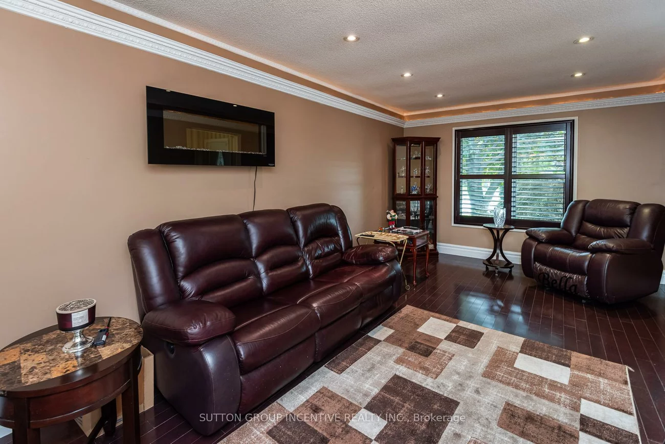 47, Mills, Bradford, Bradford West Gwillimbury
