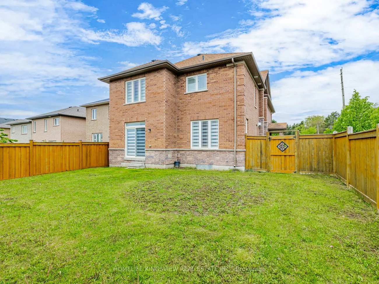 105, Hopkins, Bradford, Bradford West Gwillimbury
