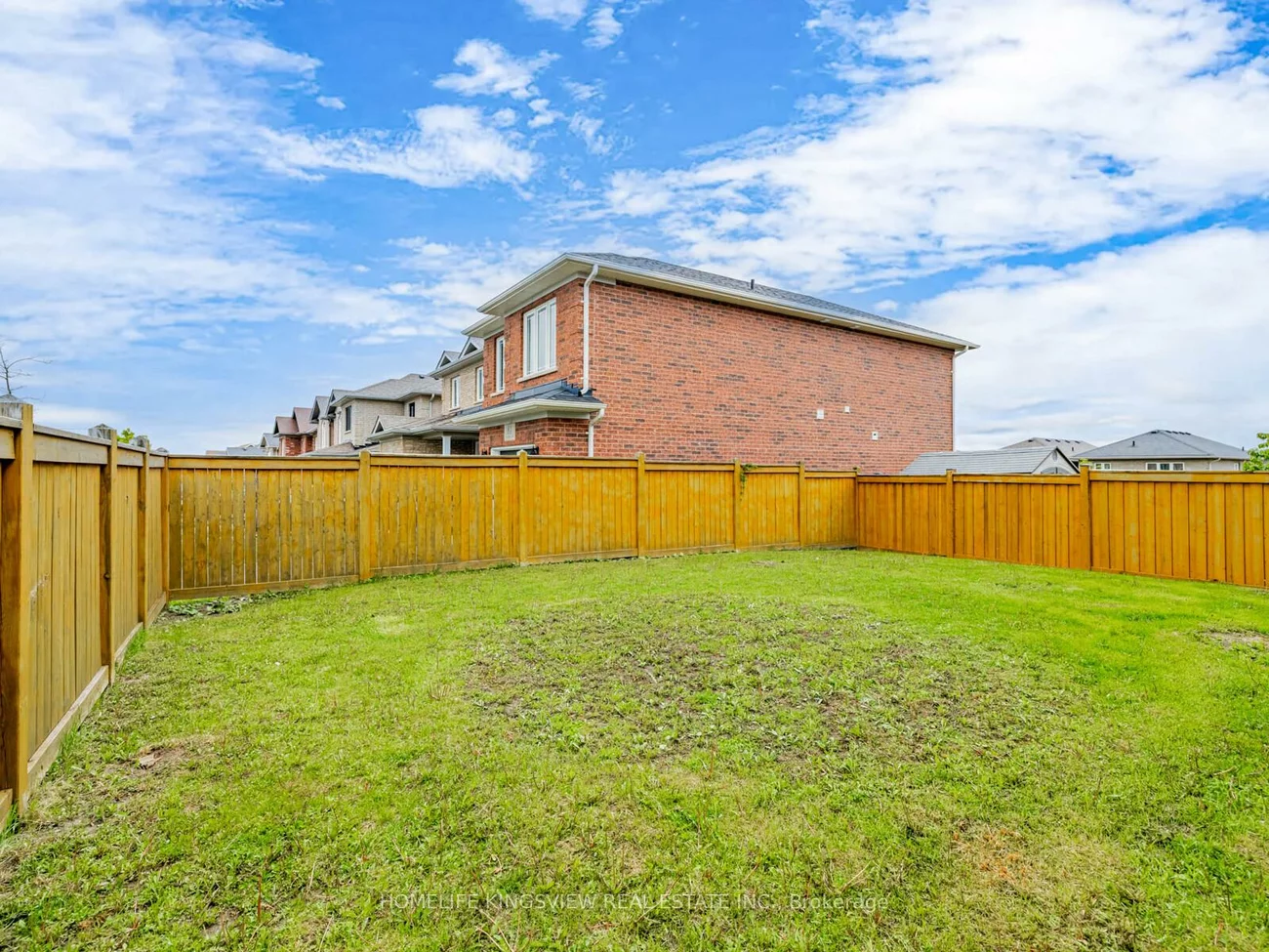 105, Hopkins, Bradford, Bradford West Gwillimbury