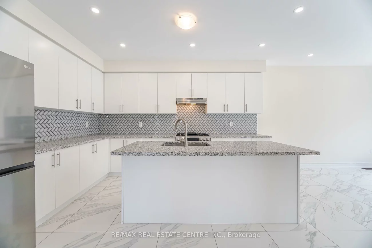 114, Heritage, Bradford, Bradford West Gwillimbury