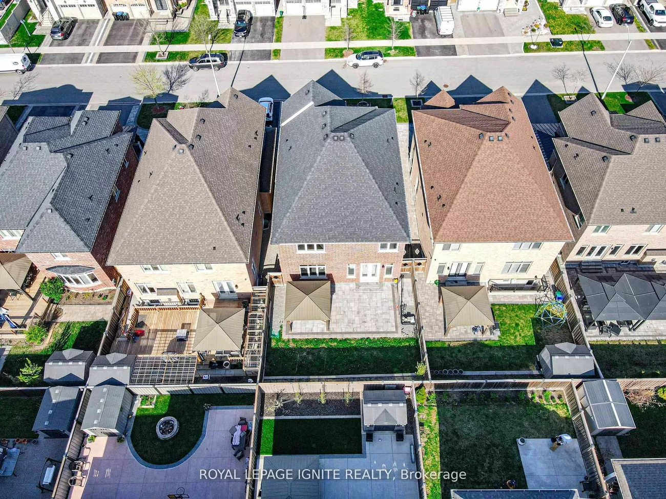 28, Lewis, Bradford, Bradford West Gwillimbury