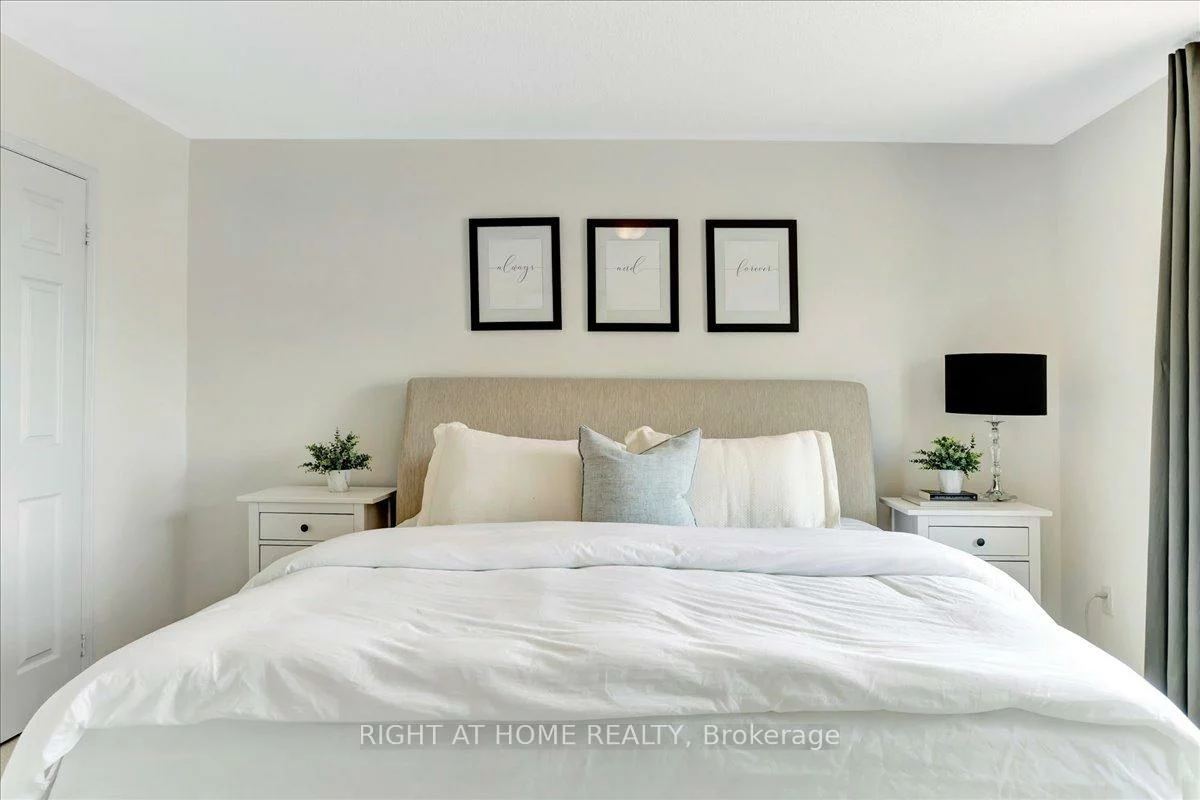 10, Liberty, Bradford, Bradford West Gwillimbury