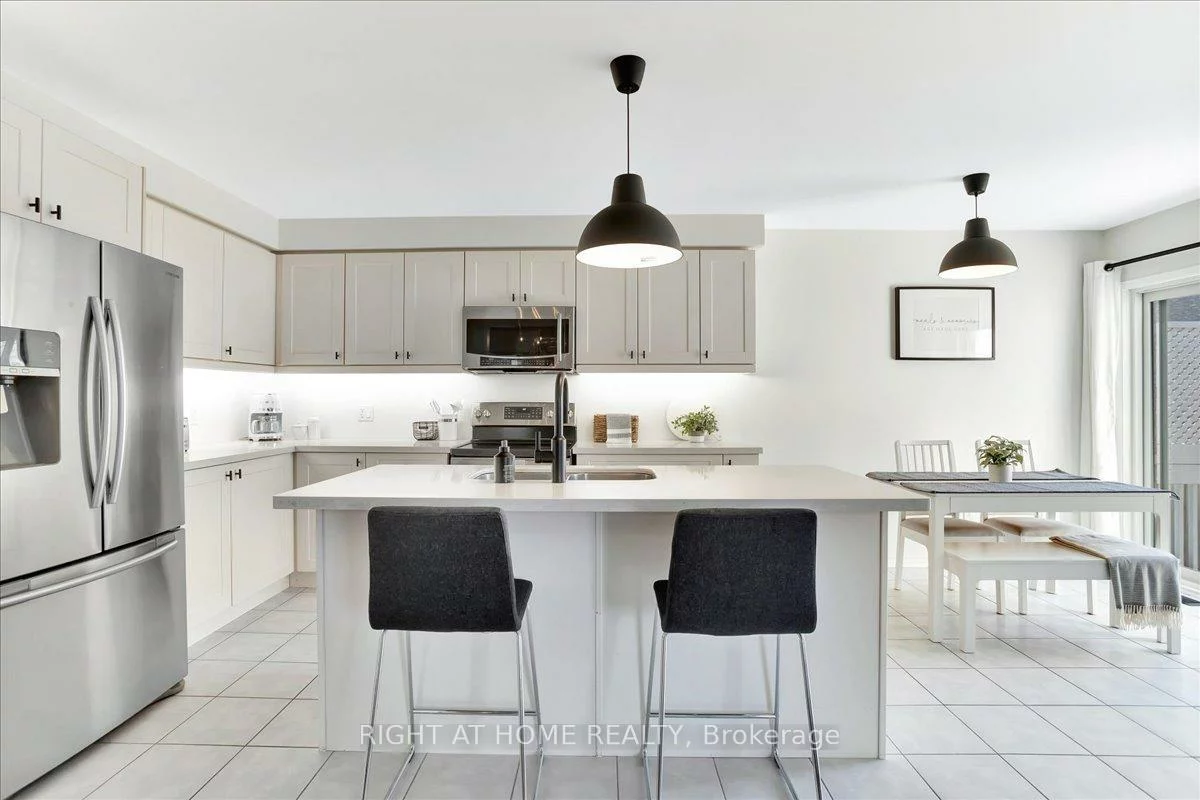 10, Liberty, Bradford, Bradford West Gwillimbury