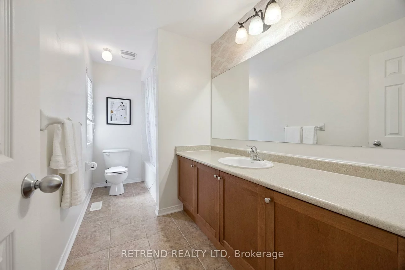 26, Booth, Bradford, Bradford West Gwillimbury