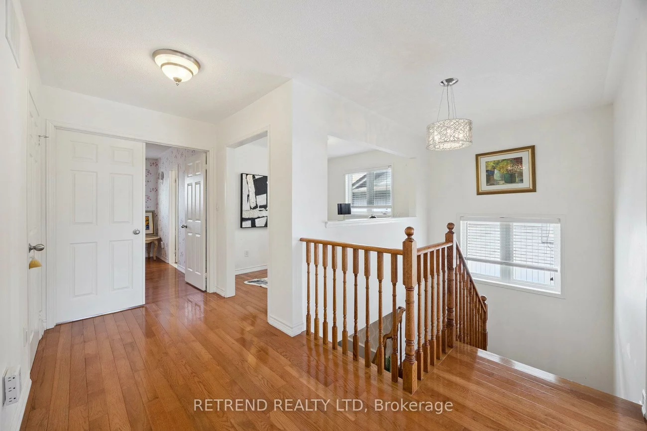 26, Booth, Bradford, Bradford West Gwillimbury