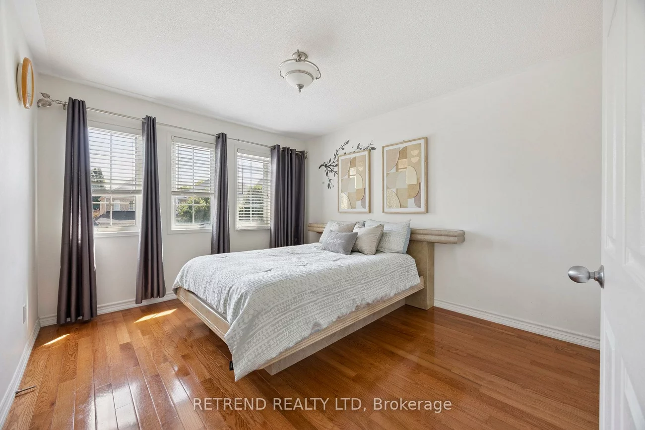26, Booth, Bradford, Bradford West Gwillimbury