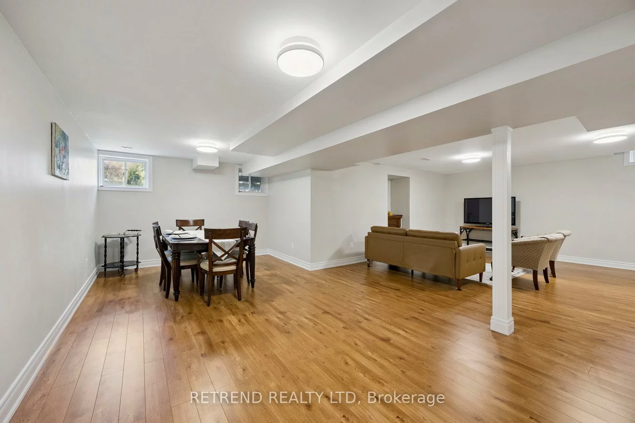 26, Booth, Bradford, Bradford West Gwillimbury