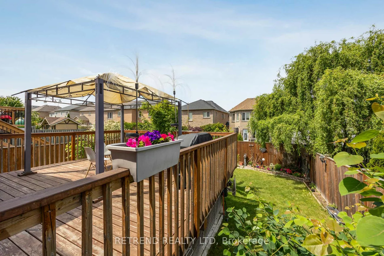 26, Booth, Bradford, Bradford West Gwillimbury