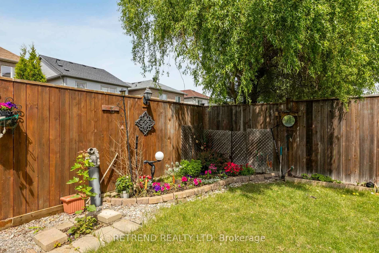 26, Booth, Bradford, Bradford West Gwillimbury