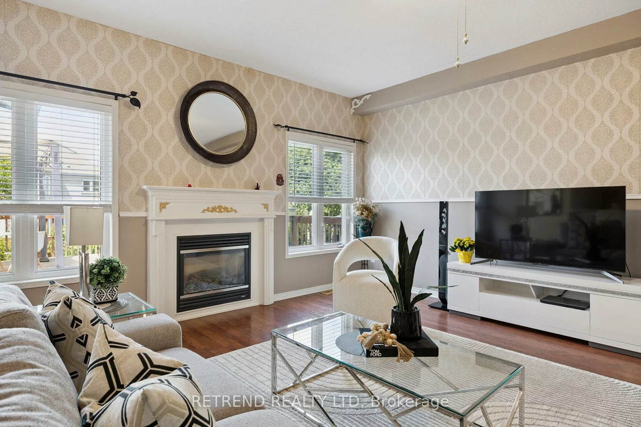 26, Booth, Bradford, Bradford West Gwillimbury