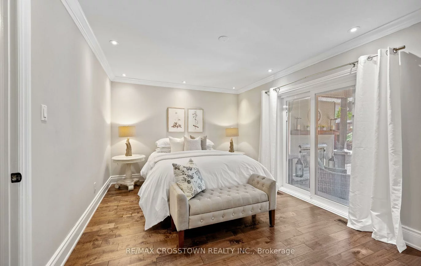 20, Compton, Bradford, Bradford West Gwillimbury