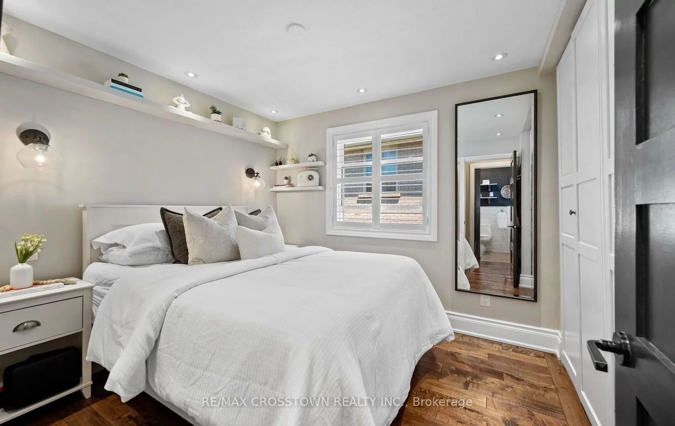20, Compton, Bradford, Bradford West Gwillimbury