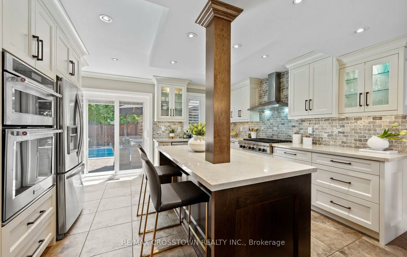 20, Compton, Bradford, Bradford West Gwillimbury