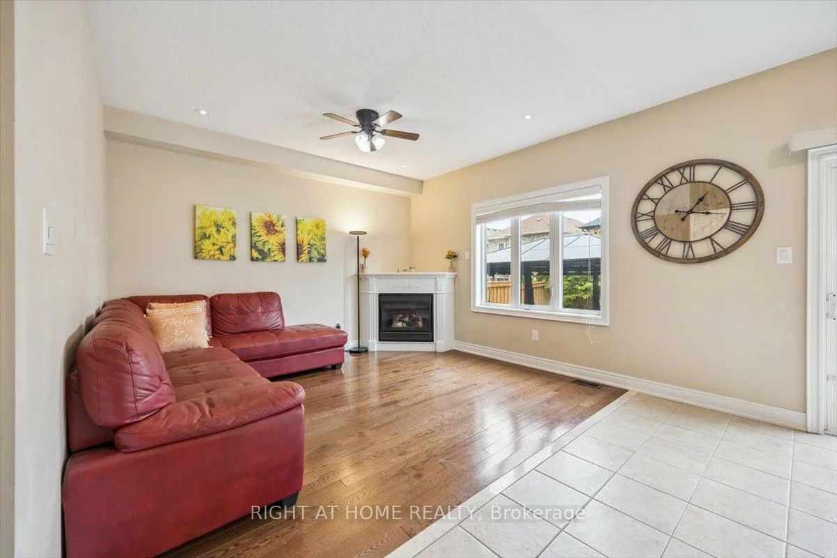 166, Gardiner, Bradford, Bradford West Gwillimbury