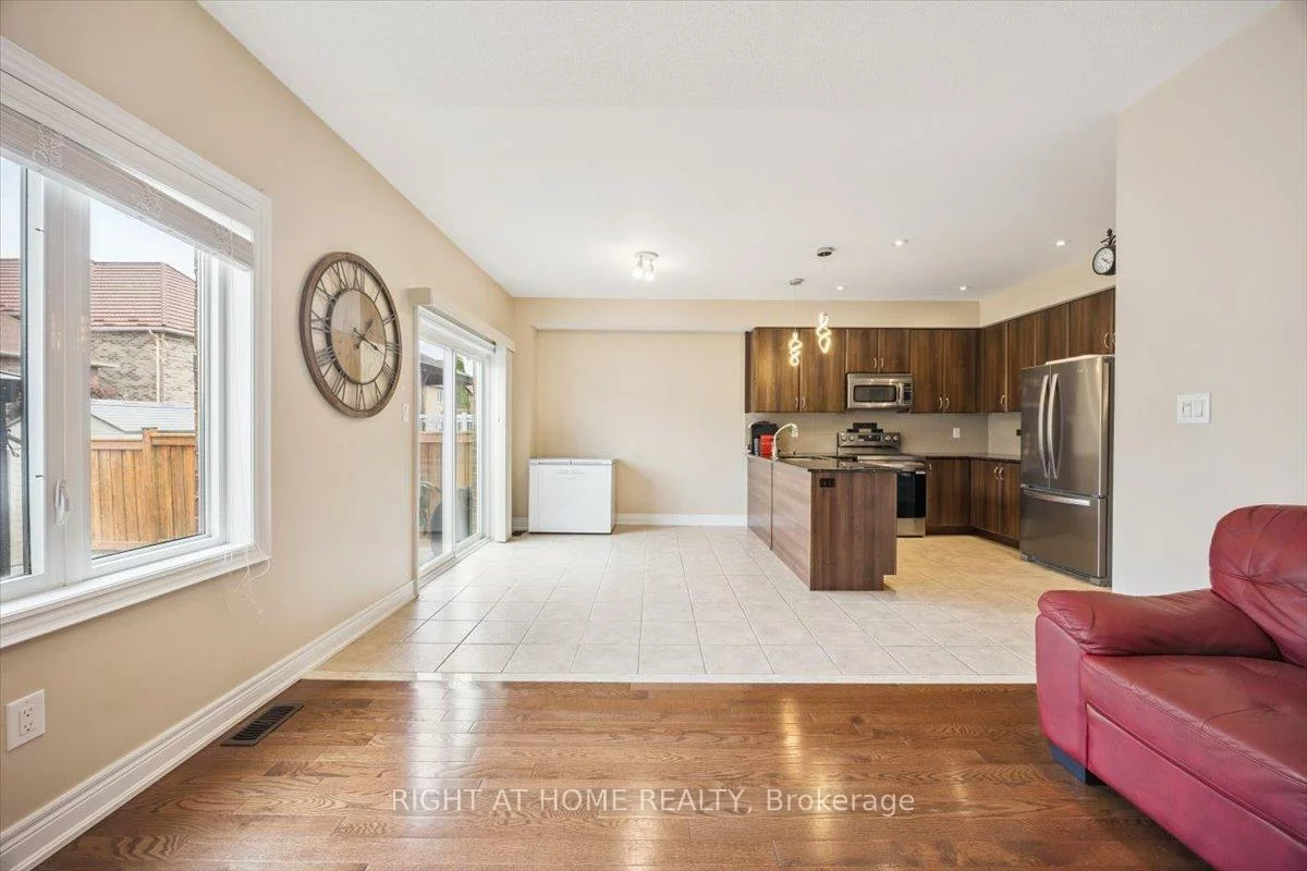 166, Gardiner, Bradford, Bradford West Gwillimbury