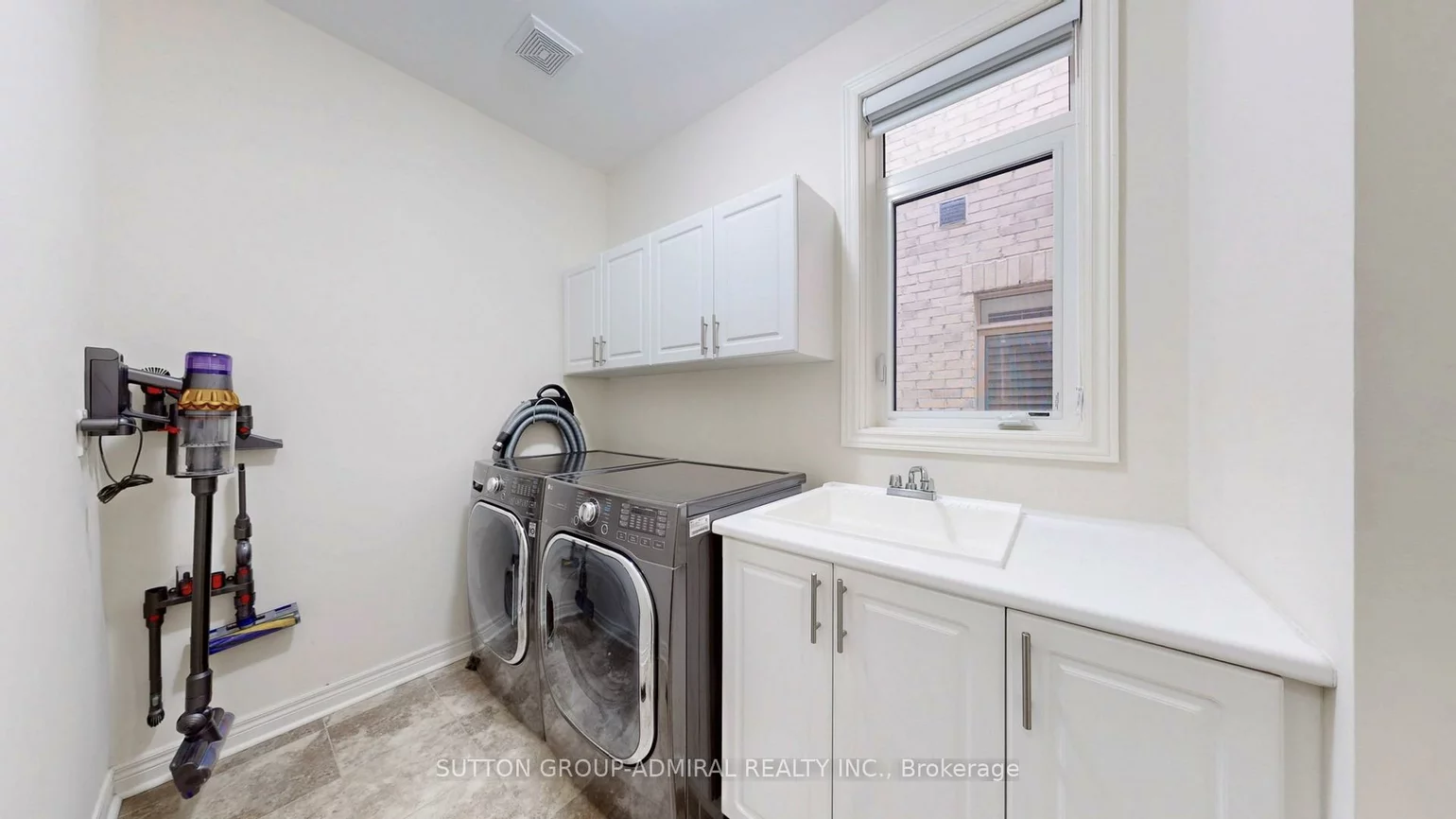 219, Inverness, Bradford, Bradford West Gwillimbury