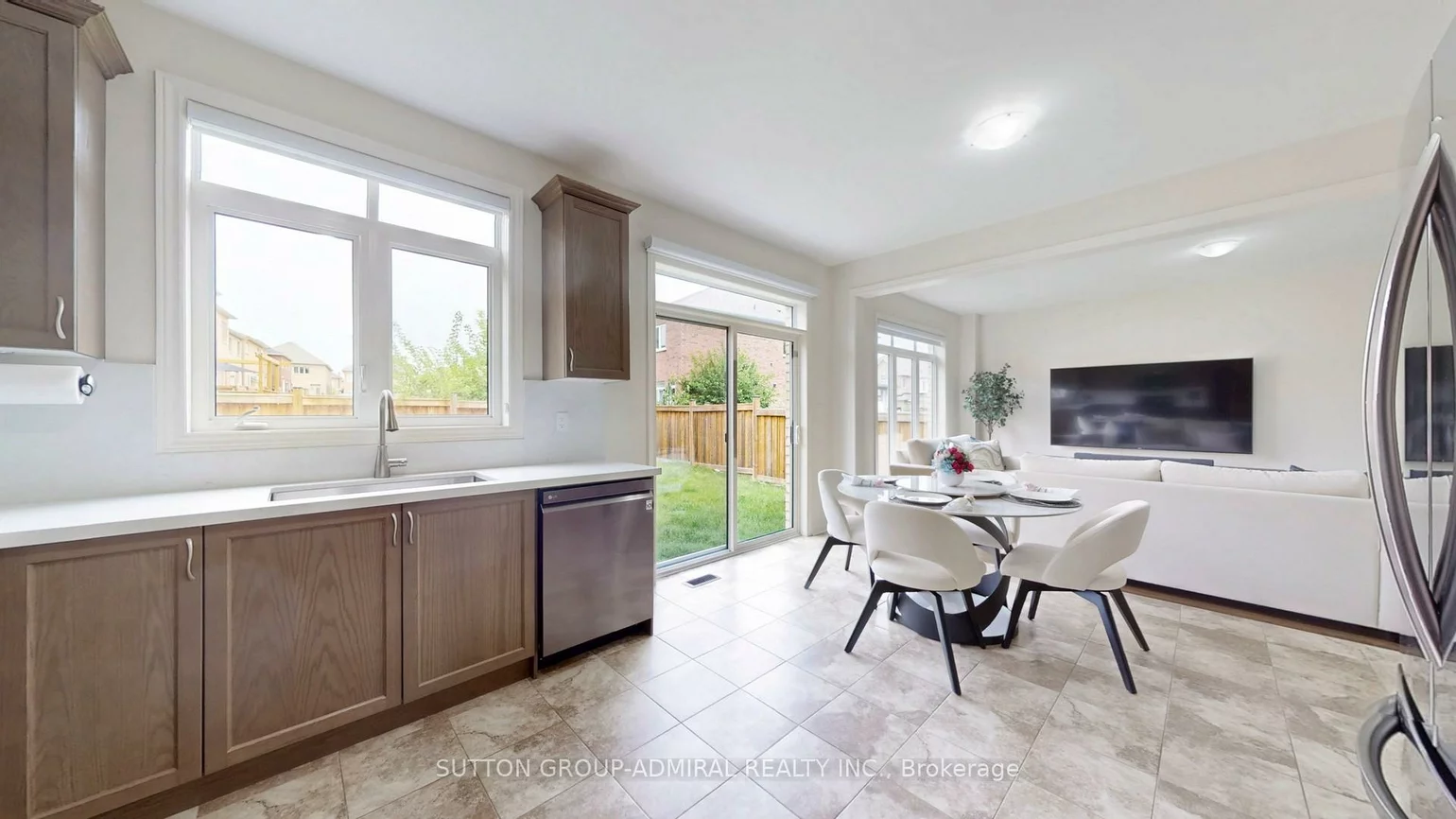 219, Inverness, Bradford, Bradford West Gwillimbury