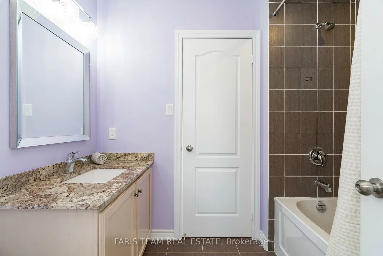 82, Weir, Bradford, Bradford West Gwillimbury