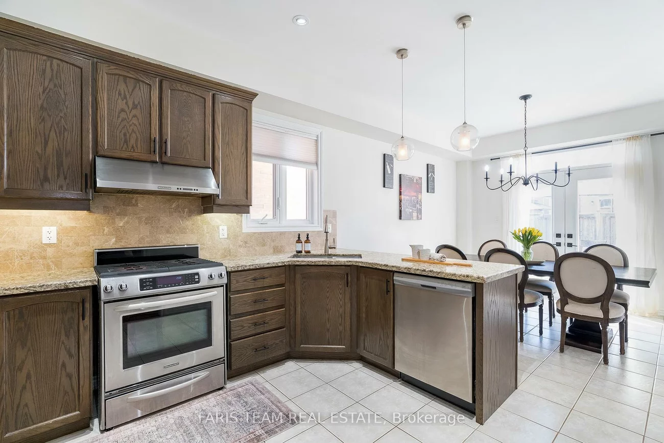 82, Weir, Bradford, Bradford West Gwillimbury