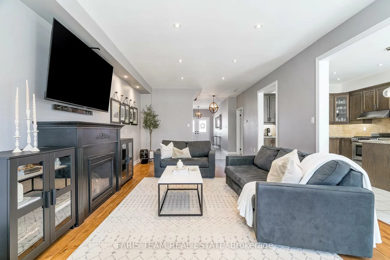82, Weir, Bradford, Bradford West Gwillimbury