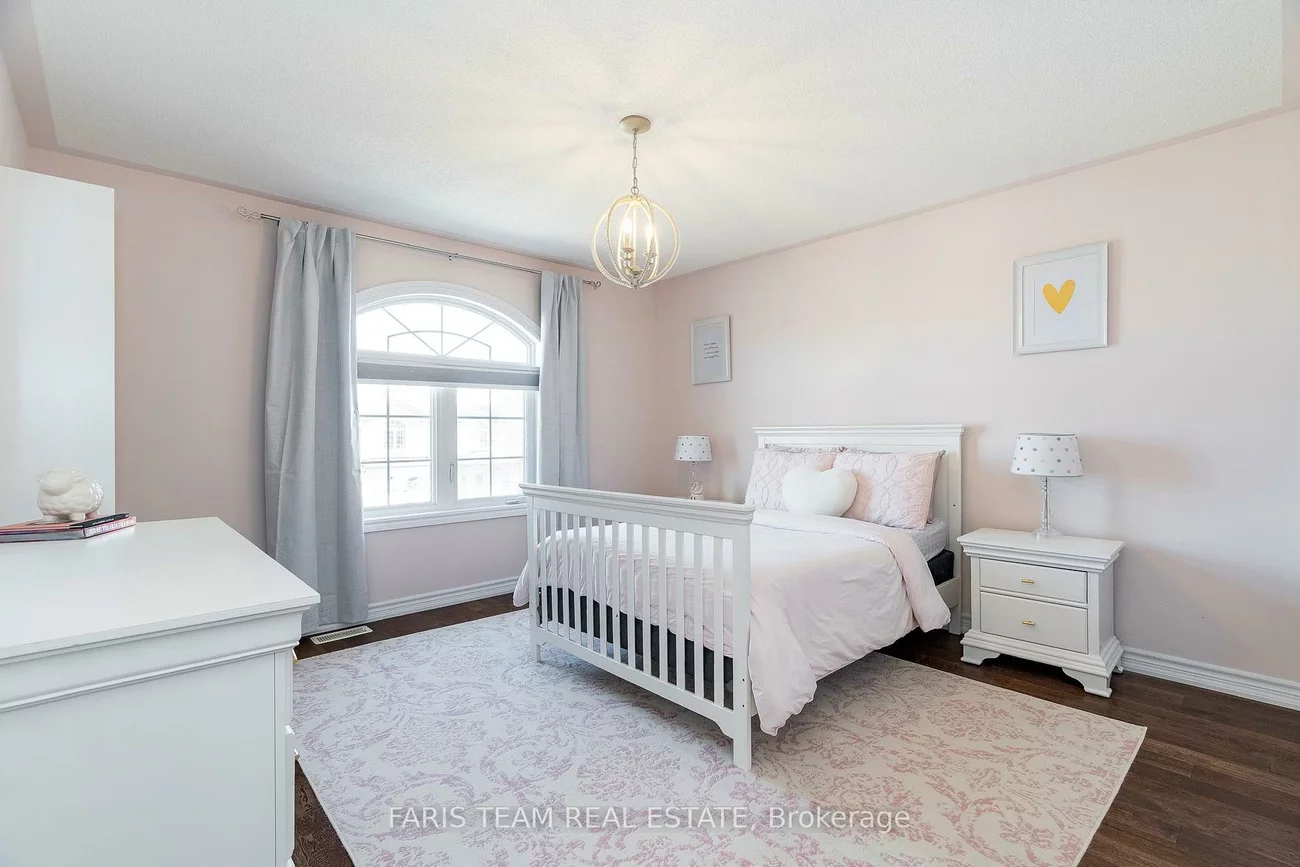 82, Weir, Bradford, Bradford West Gwillimbury