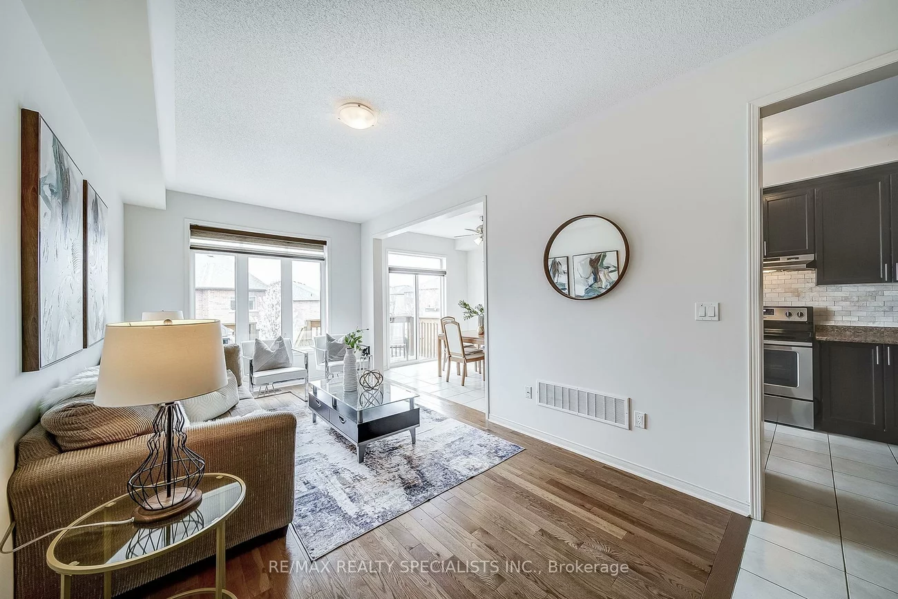 94, Fortis, Bradford, Bradford West Gwillimbury