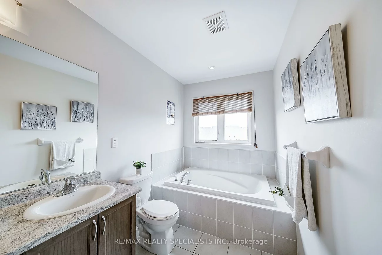 94, Fortis, Bradford, Bradford West Gwillimbury