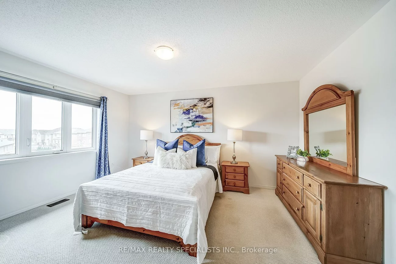 94, Fortis, Bradford, Bradford West Gwillimbury