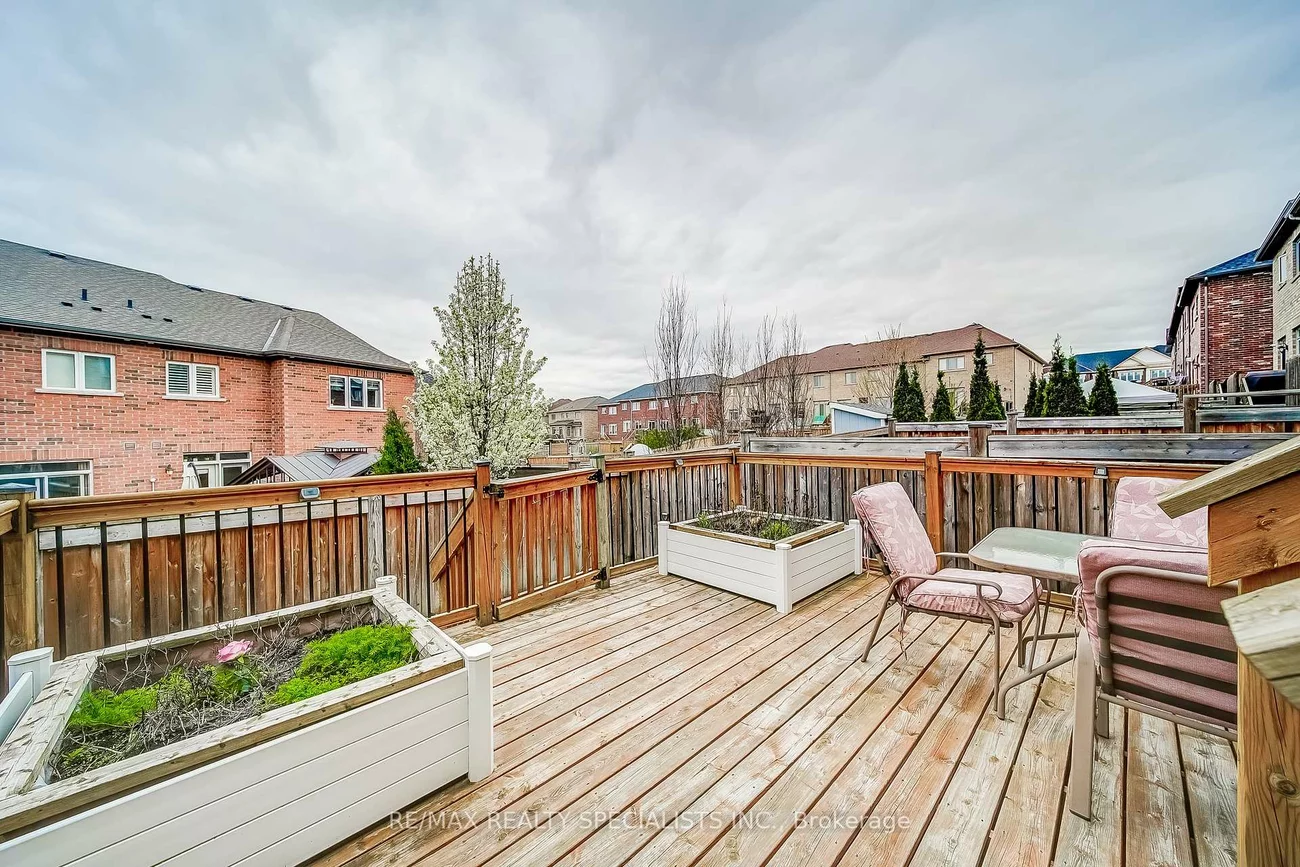 94, Fortis, Bradford, Bradford West Gwillimbury