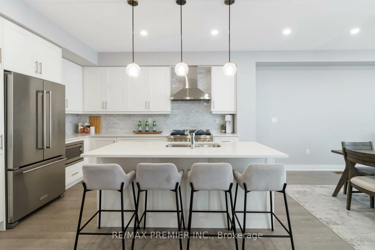 52, Montrose, Bradford, Bradford West Gwillimbury