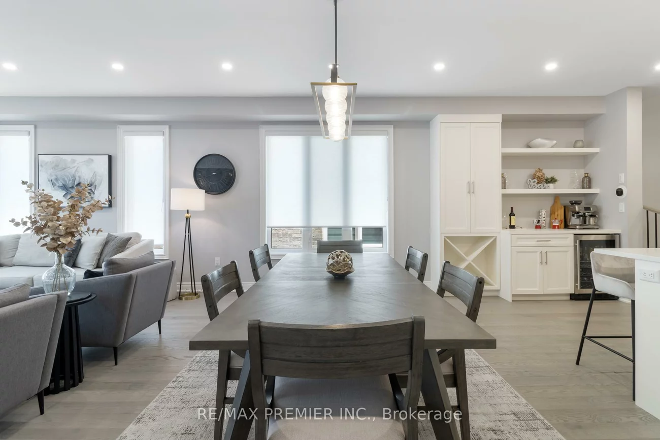 52, Montrose, Bradford, Bradford West Gwillimbury