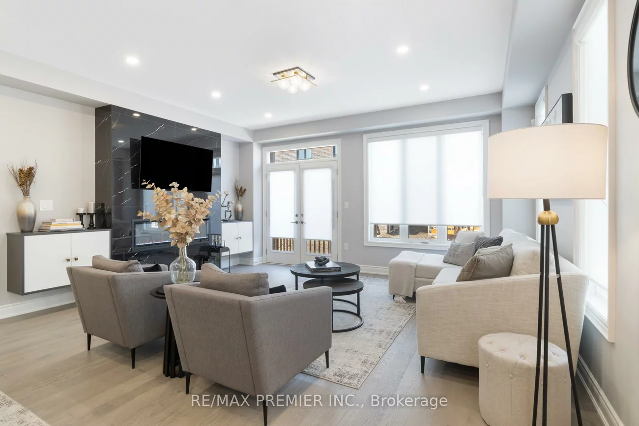 52, Montrose, Bradford, Bradford West Gwillimbury