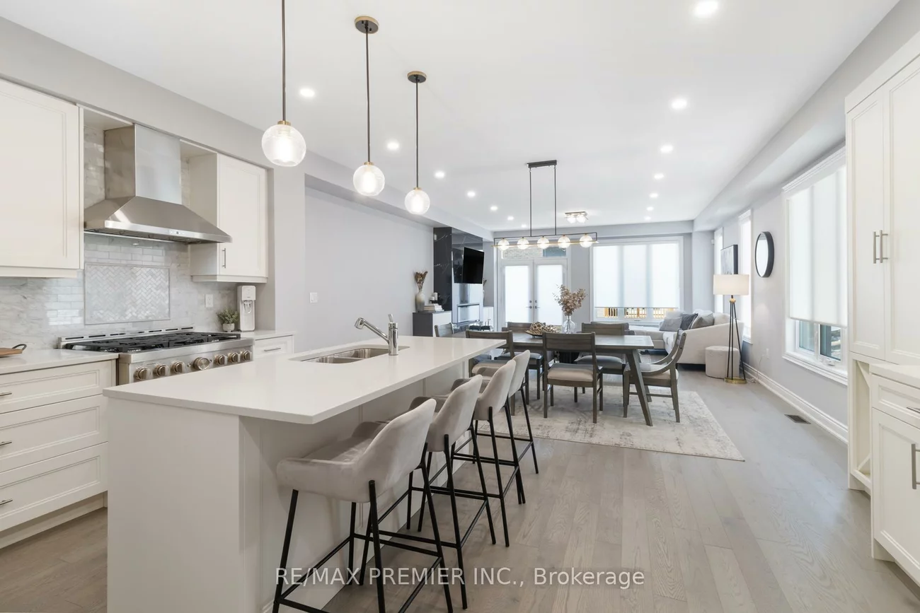 52, Montrose, Bradford, Bradford West Gwillimbury