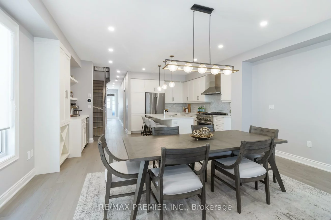 52, Montrose, Bradford, Bradford West Gwillimbury