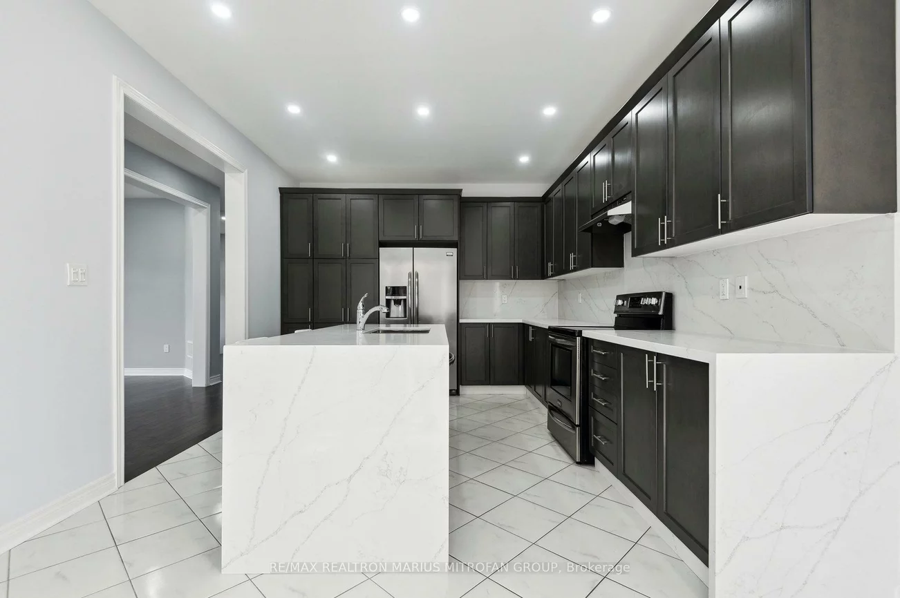 227, Inverness, Bradford, Bradford West Gwillimbury