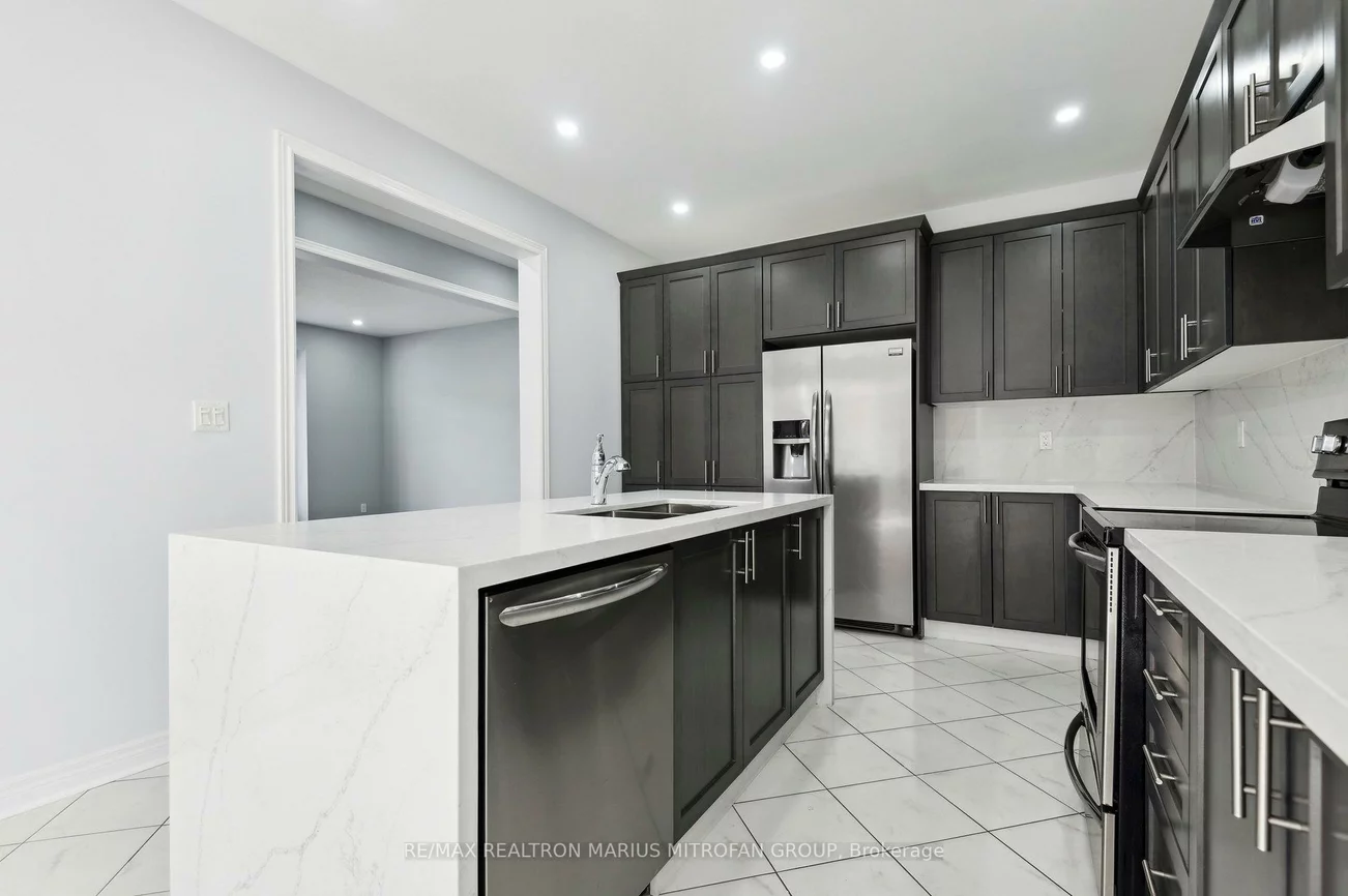 227, Inverness, Bradford, Bradford West Gwillimbury
